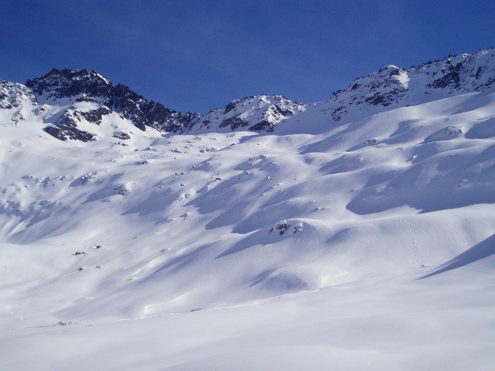 Col des Tufs : Le col des Tufs: 300m à 35°, sortie à 40°: pas de trace...
