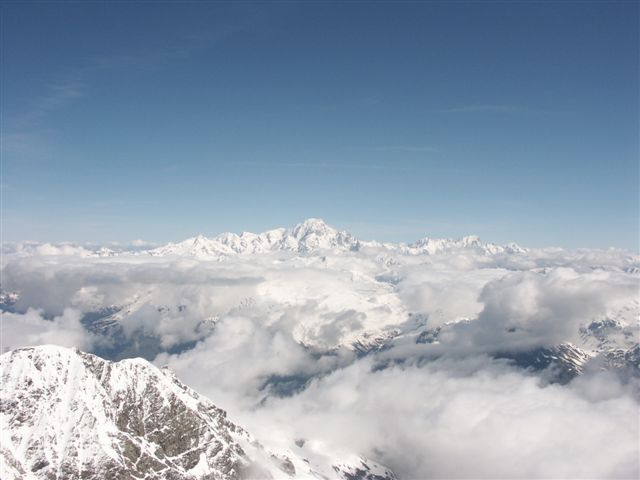 Turia : Beau coup d'oeil sur le massif du Mt Blanc.