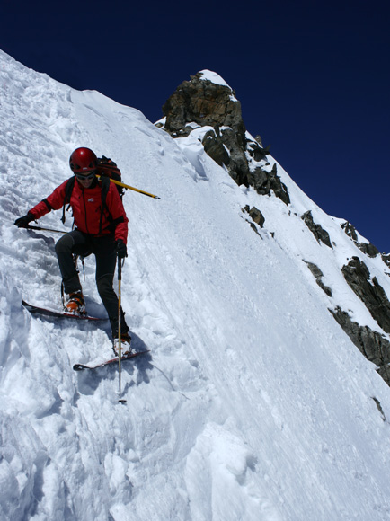 Couloir NE des Cristaux : Pierre au départ.