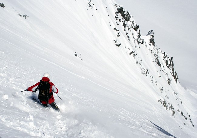 Couloir NE des Cristaux : X envoie du bois ! (je ne connais pas son nom)
X Si tu veux la photo envoie moi un mail ;o)