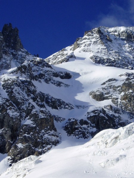 Itinéraire de montée : Le couloir d'accés au glacier Supérieur du Lautaret et la "rampe" d'accés au col Claire