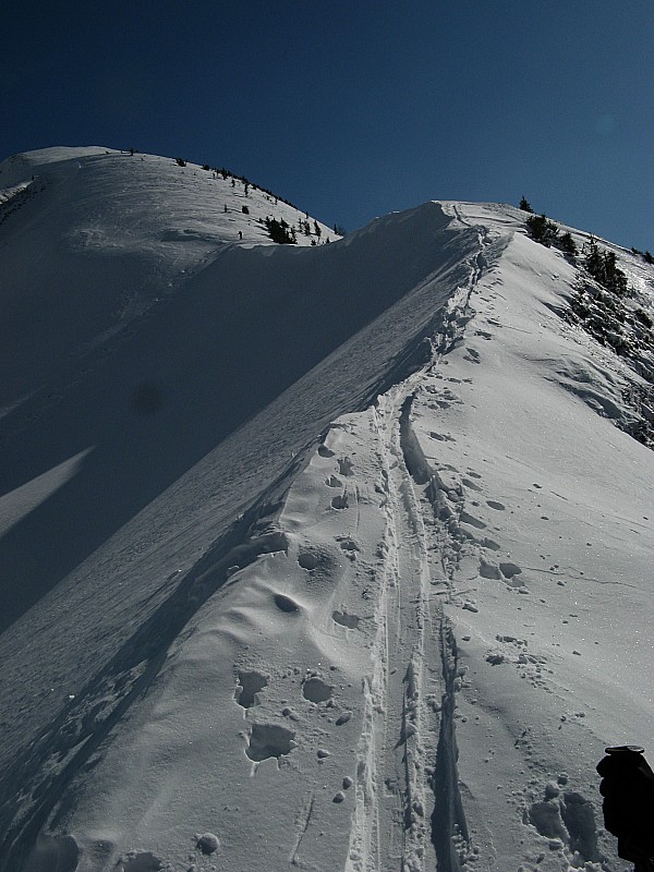 Grandiose cette arête! : Jolie arête assez grandiose et ambiance très aérien sous le sommet de la Pointe des Arces vers 1900m!