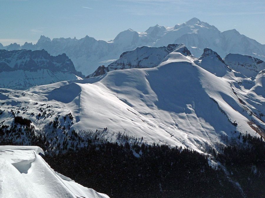 Couloirs de Frémieux : Le Mt Blanc et la pointe d'Areu.