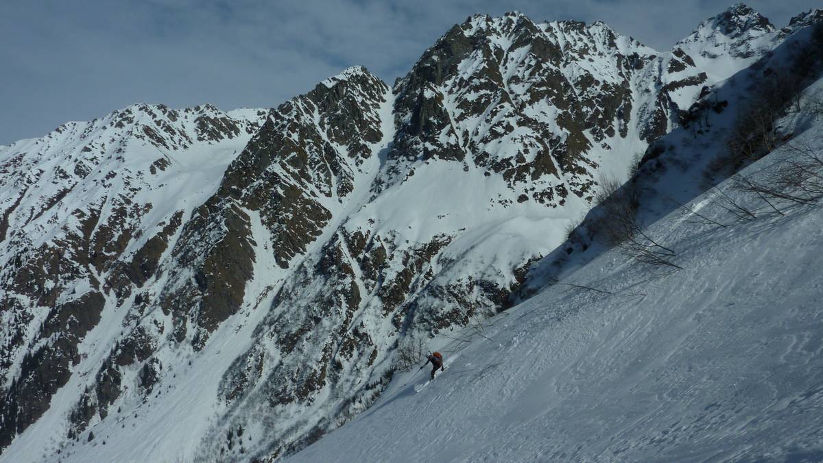 #17 Grandes courbes : devant le Pertuis damé et les Grandes Lanches coulées Grandes courbes : devant le Pertuis damé et les Grandes Lanches coulées