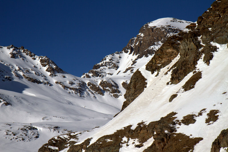 Grande Aiguille Noire : des traces partent du sommet...