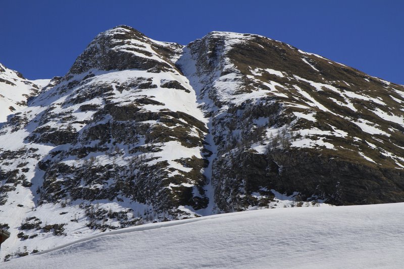 Couloir de la fenêtre : ça manque un peu de neige. De toute façon, je n'y serait pas allé!!