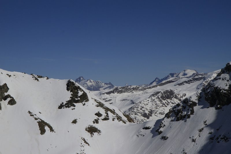 col de la fourche : en arrière plan, le Grand Paradis, un petit bout du Cervin et la Grivolla. (merci Toz)