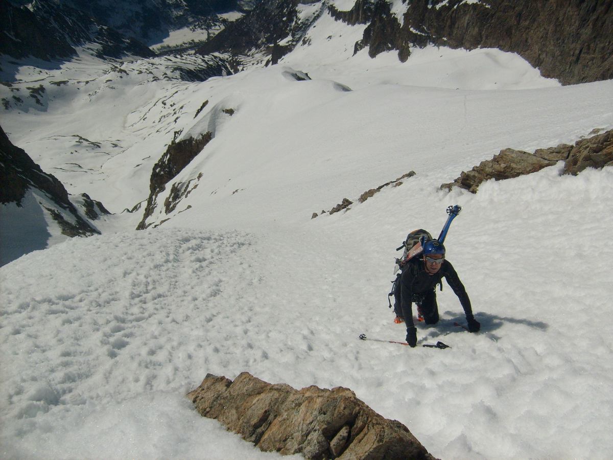 Pendant la progression : On domine bien la vallée ( photo Billy)