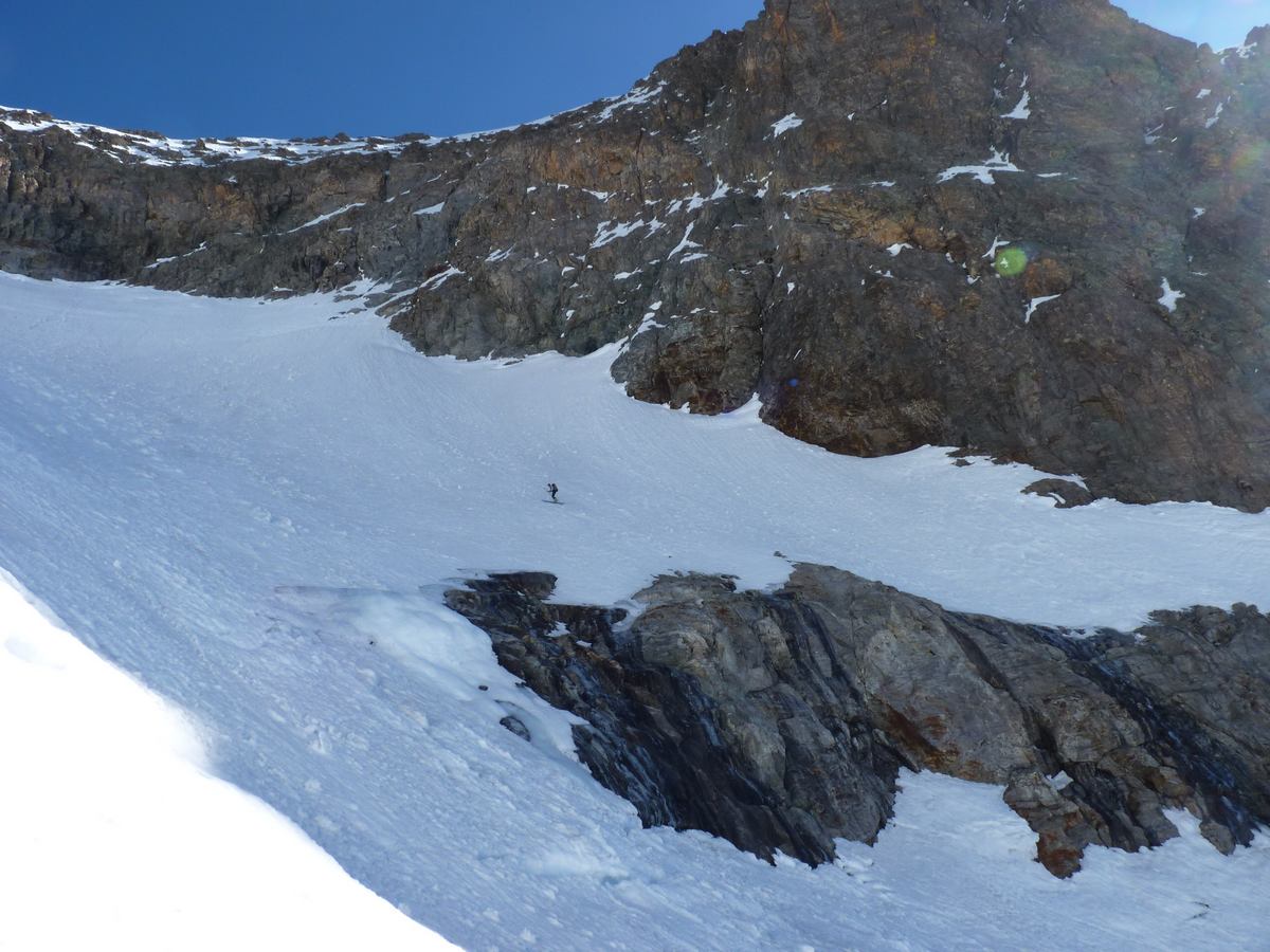 Billy gratte au maxi en skis : Moi j'ai mis les crampons!