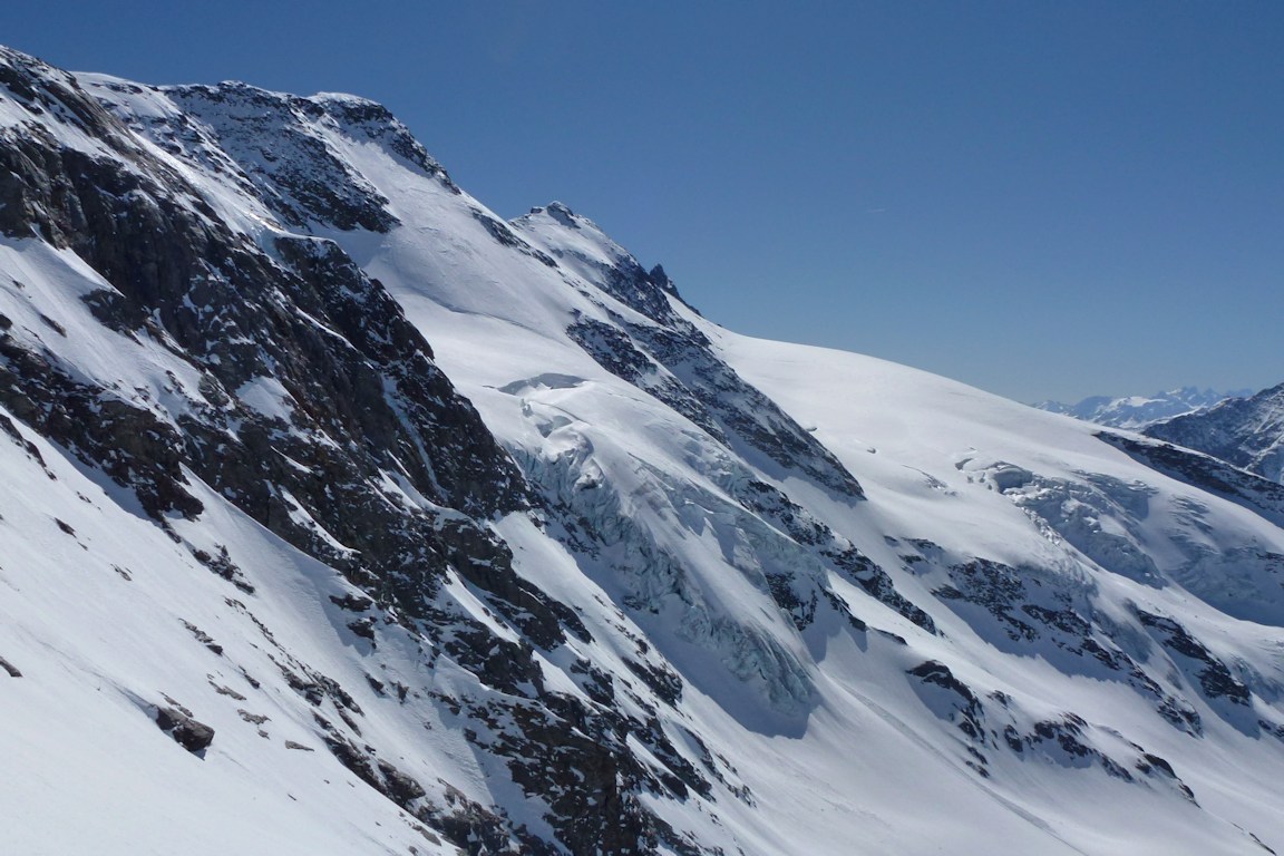 A mi-pente : Autre vue du glacier du Génépy.