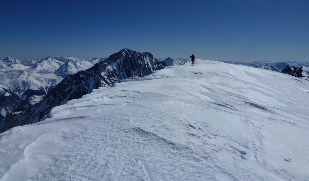 Dôme de l'Arpont (3599 m) : Au sommet avec la Parrachée toute proche.