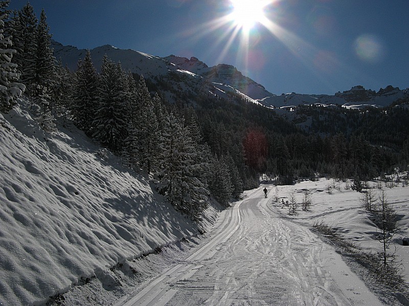 Suite montée : Montée sur la piste de ski de fond vers 2000m
