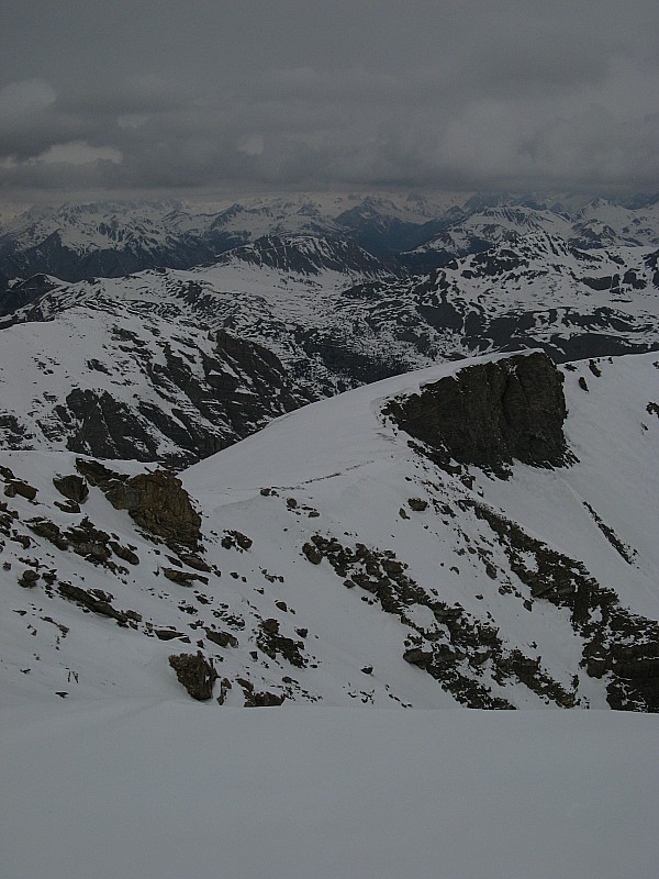 Cime de la Charlie 2881m : Sommet de la Cime de la Charlie 2881m avec vue vers la Turge de Peyron 2791m