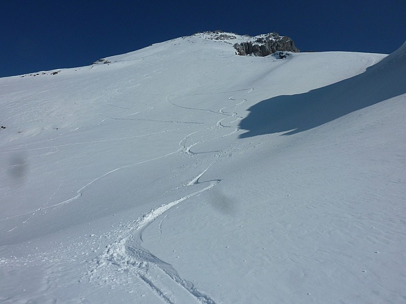 Mt Charvet : Encore un peu de poudreuse en face N de la pointe 2195m.