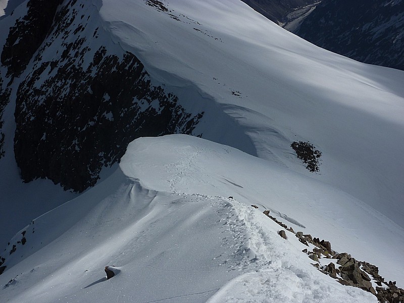entre le col et le sommet : bonne neige