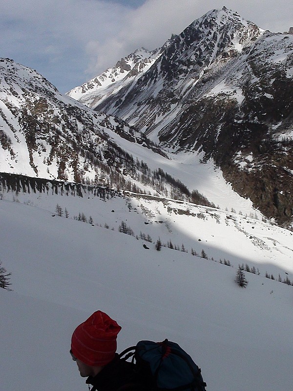 Henri : devant l'accès au col d'Arsine et les faces S de l'Etendard et du Pic du Lac de Combeynot prévu pour le lendemain en face N