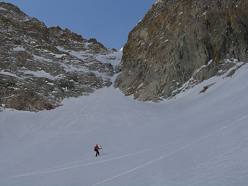 en montant vers le col : Seb à la trace, mais le haut n'est pas enthousiasmant