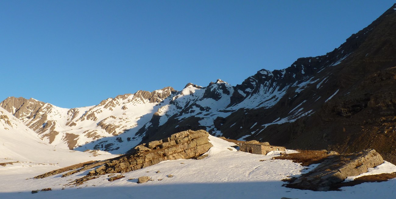Cabane de Chichin : Et l'adroit de Chichin derrière