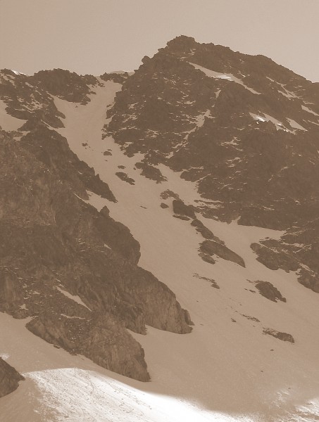 le couloir SO : Le couloir SO du Rocher Blanc en neige béton à 9h00