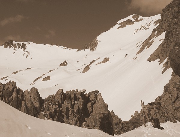 Pic de l'Agnelin : Le Pic de l'Agnelin depuis la brèche au dessus du lac de l'Ane