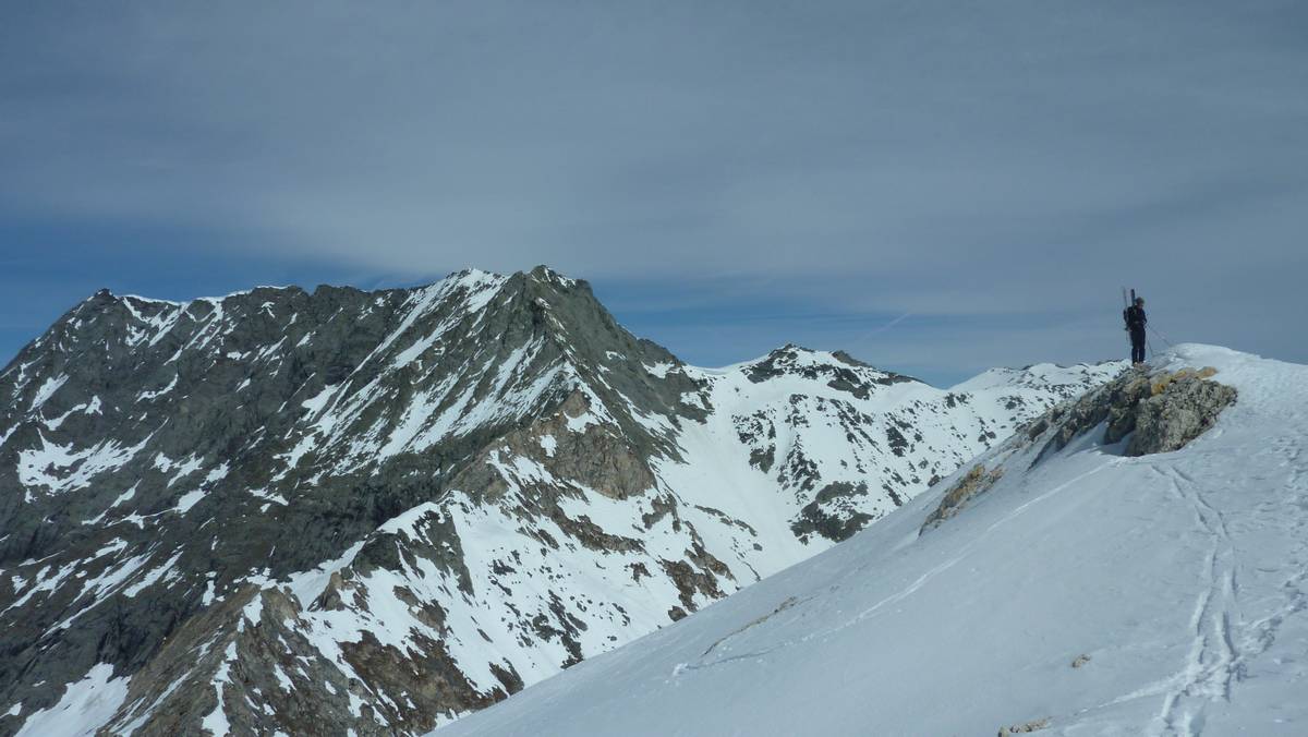 Arrivée de Pierre : à gauche Grand Bec et Pointe du Vallonnet faite hier