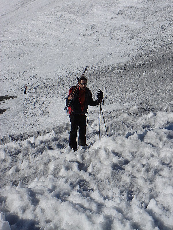 Col Lombard : Denis abandonne le ski de rando devant les pénitants