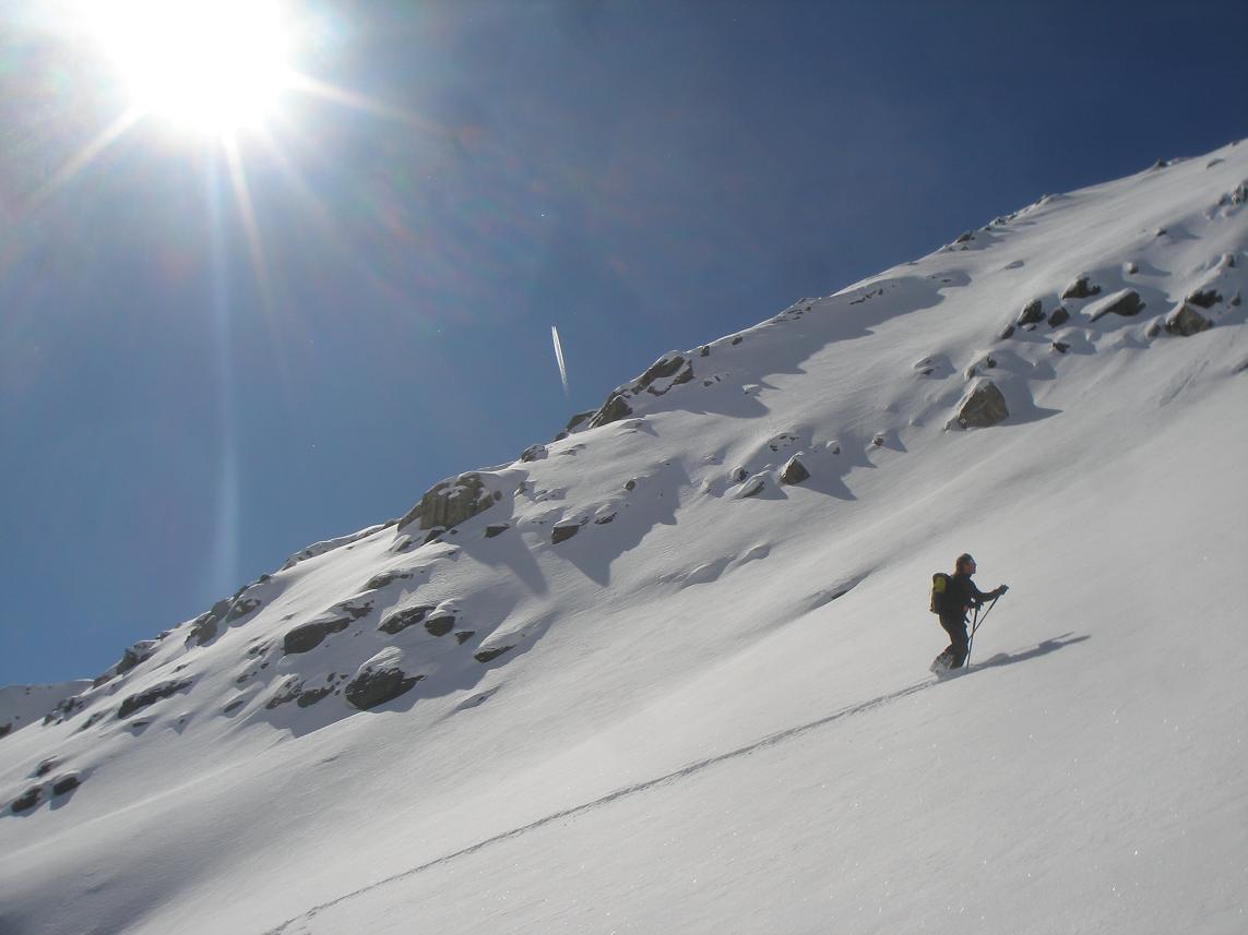 la pente se redresse : on prend nos distances!
