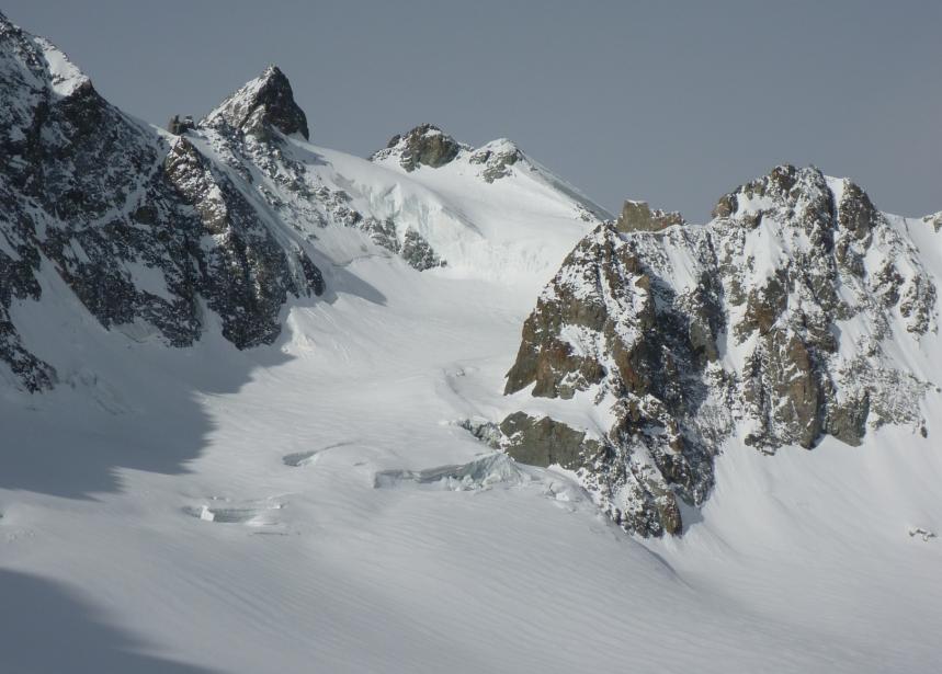 Agneaux de paques : Reste 400/500m, le glacier passe bien mais il va falloir le tracer!
