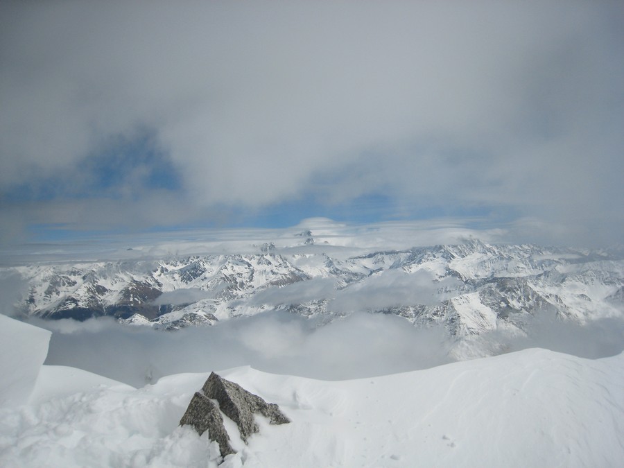 Le sommet : Belle vue sur la Suisse