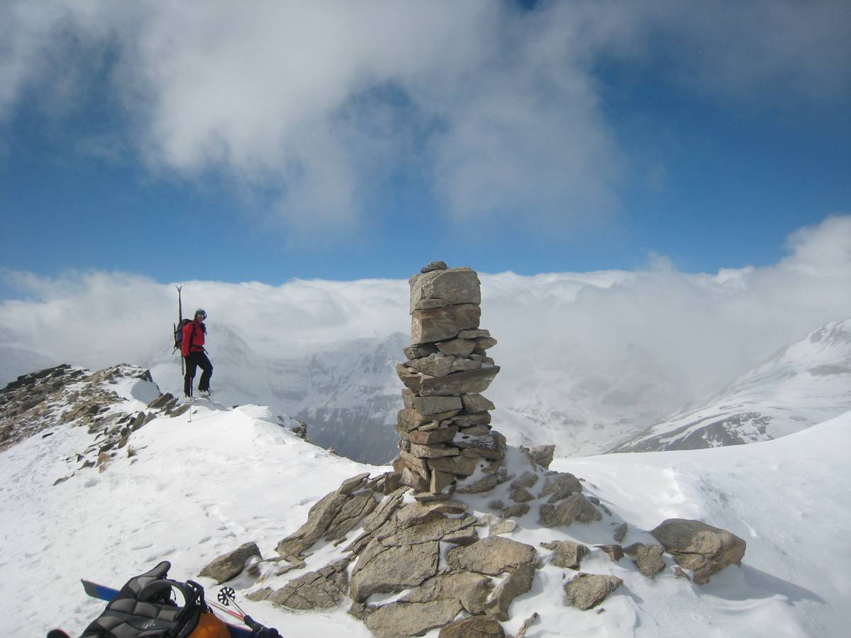 Cairn sommital : pour l'instant, c'est le hold up metéo