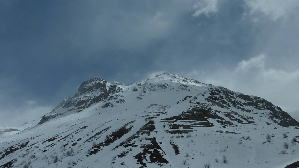 Ouille du Midi : vu de Bonneval, le sommet est en arriere plan