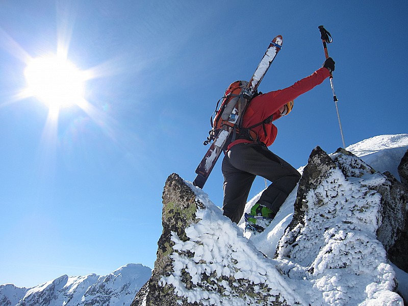Arête N du pic des Calmettes : l'esthétisme d'une montée en crampons