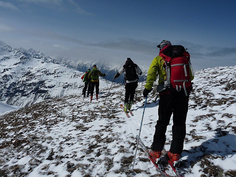 Descente délicate par endroit! : Sur la crête, c'est très soufflée...!