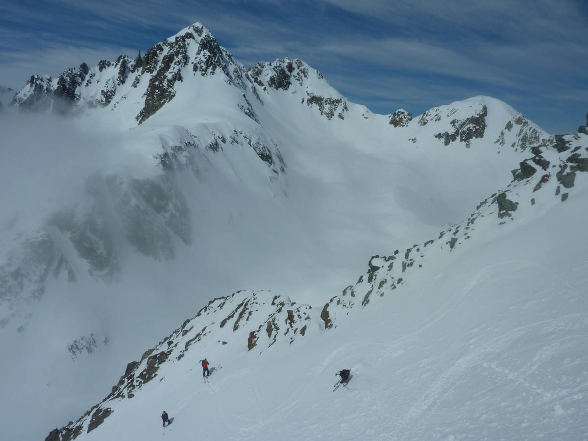 Couloir SW : en arriere plan, Villonnet, Aup du Pont et Rochers des Patres