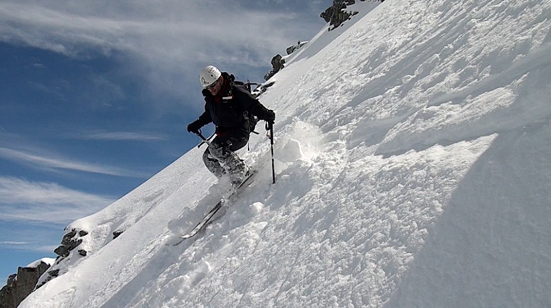 SDX en action : SDX profite de la belle neige dans le couloir