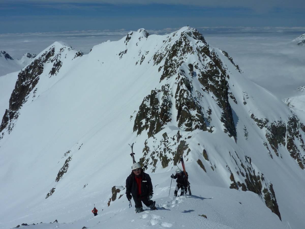 Arete sommitale : le sommet de l'Aup du Pont juste derriere nous