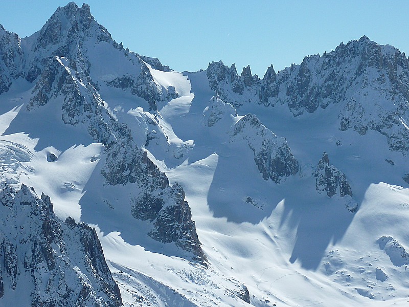 Col d'Argentière face W : La face W du col d'Argentière pas encore tracée à 10h.