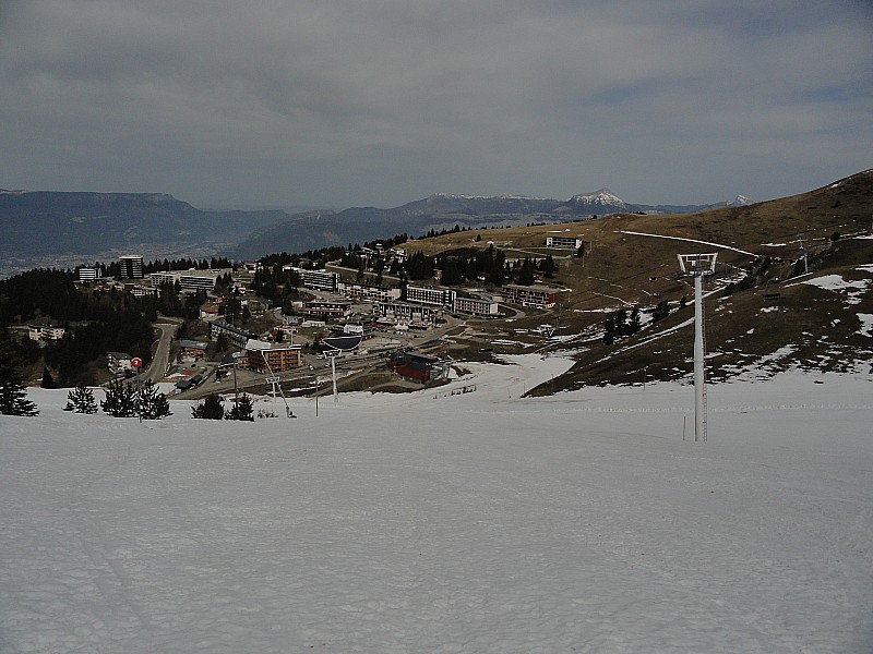 Le Recoin 1650 : Encore un peu de neige au départ...