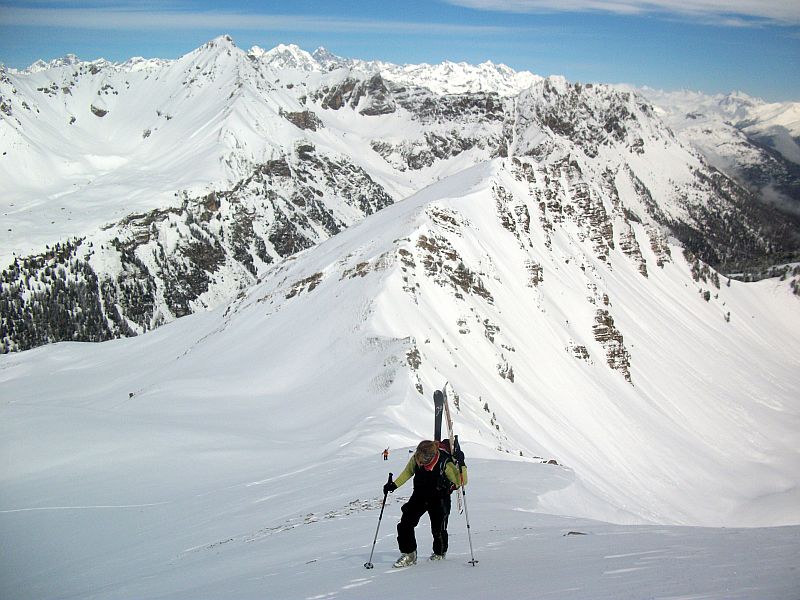 sur la crête : Peyre Eyraute au fond