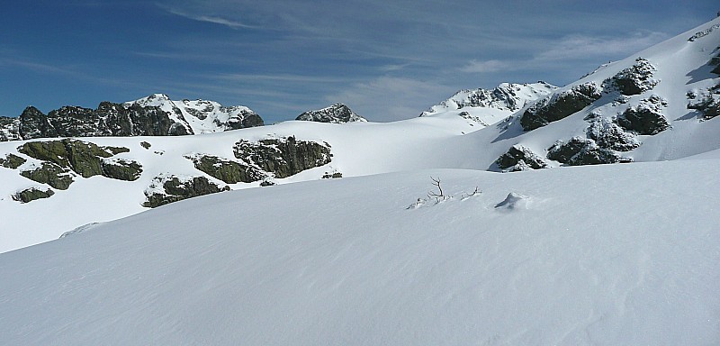 10 à 15cm de neige fraîche : Dans le vallon en montant au col de la Petite Vaudaine