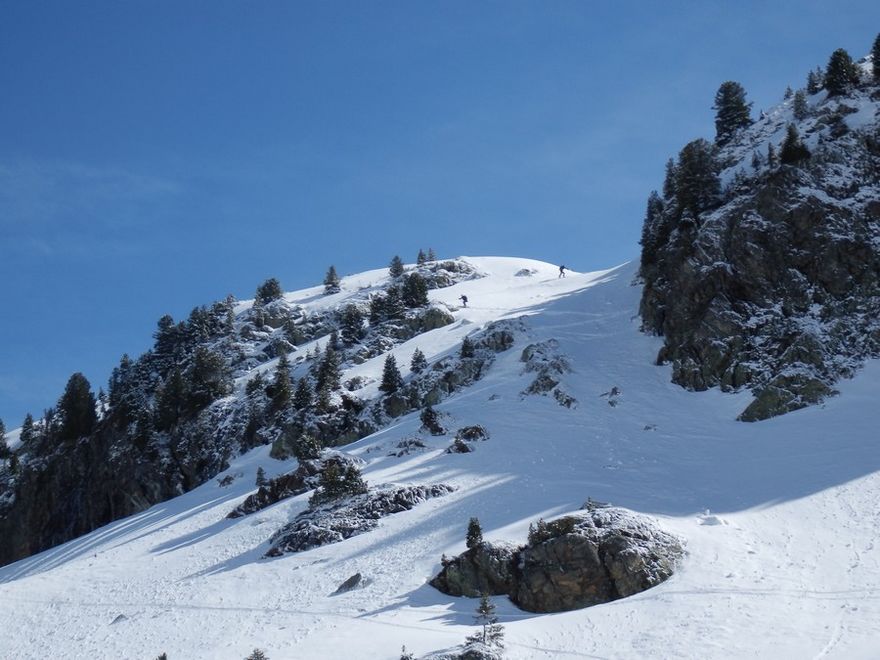 Montée col de Petite Vaudaine : Nos deux traceurs du jour bien sympatiques (et, aussi, un peu bruyants sur cette pente... )