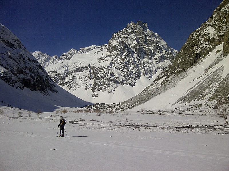Devant la Grande Ruine : A l'approche de Valfourche