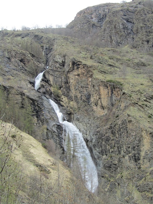 Cascade sous Dormillouse : Ça crache