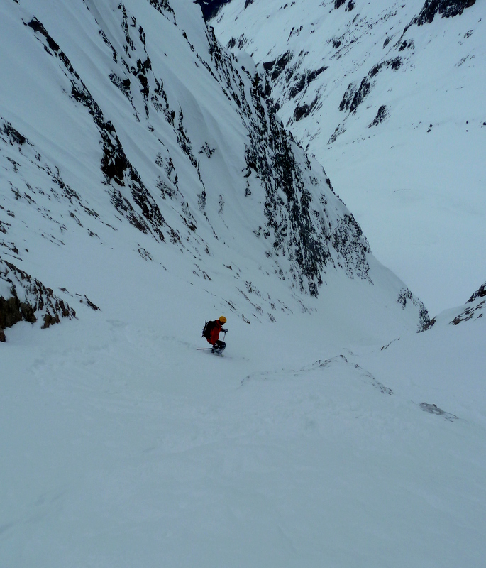 Sortie de la branche de gauche : plus de glace, restent les plaques.