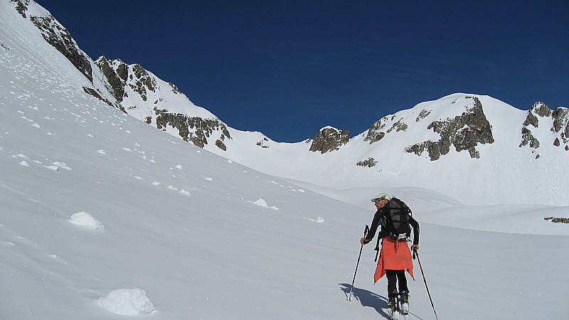 Brèche de la passoire : En direction de la brèche toujours sous un beau soleil qui semble vouloir rester avec nous.