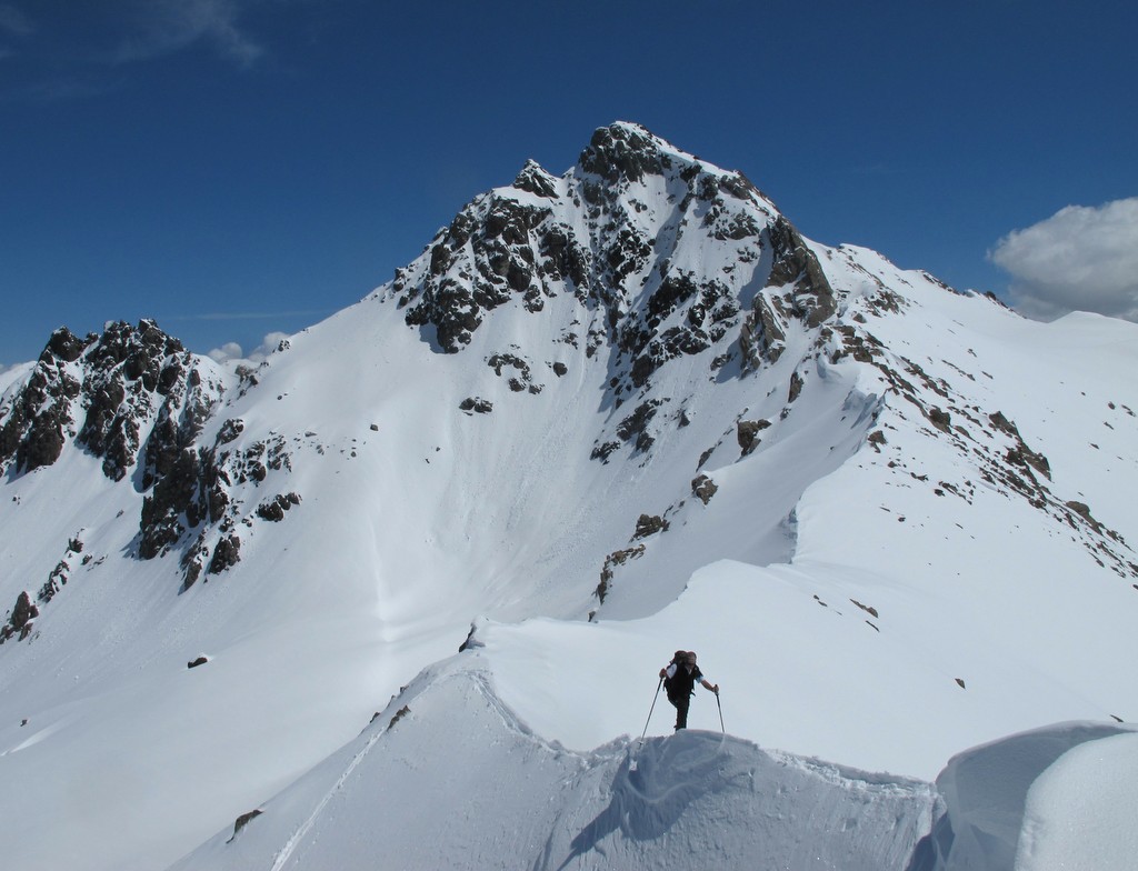le Col des Ugousses... : ...et la Roche Noire