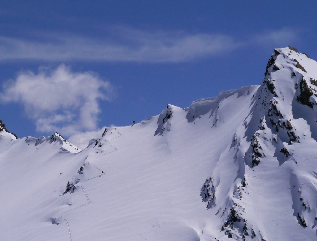 Le Col des Ugousses... : ...vu de la Tête de Clausis (photo Jacques L)