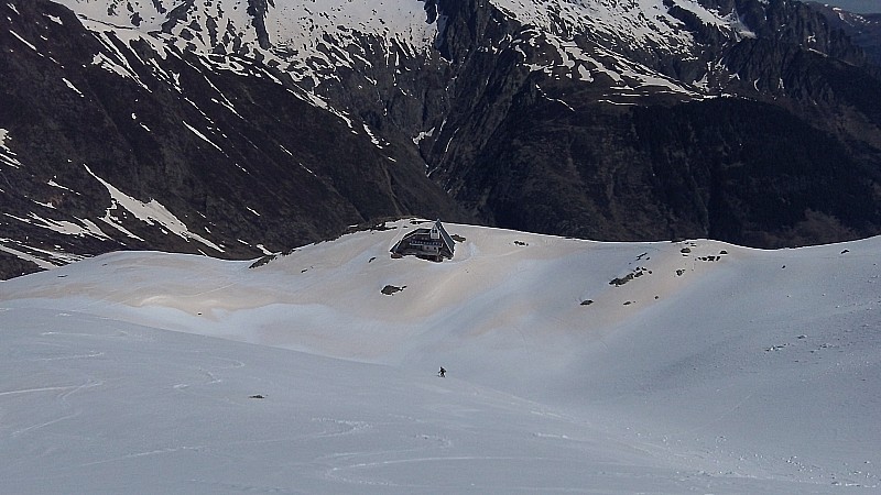 Refuge de l'étang du Pinet : Neige "rosée"...