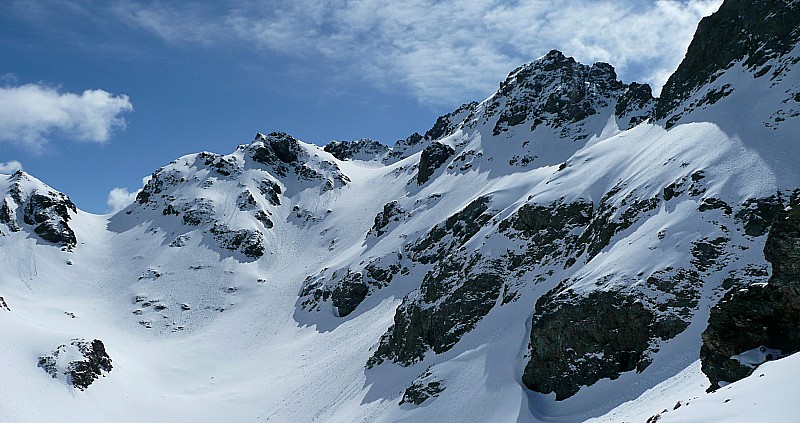 Le Col de la Grande Vaudaine : ... à gauche, et la Pointe de Mirebel à droite