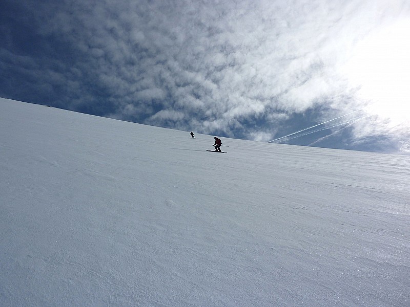 Superbe descente : Vastes espaces pour du bon ski.